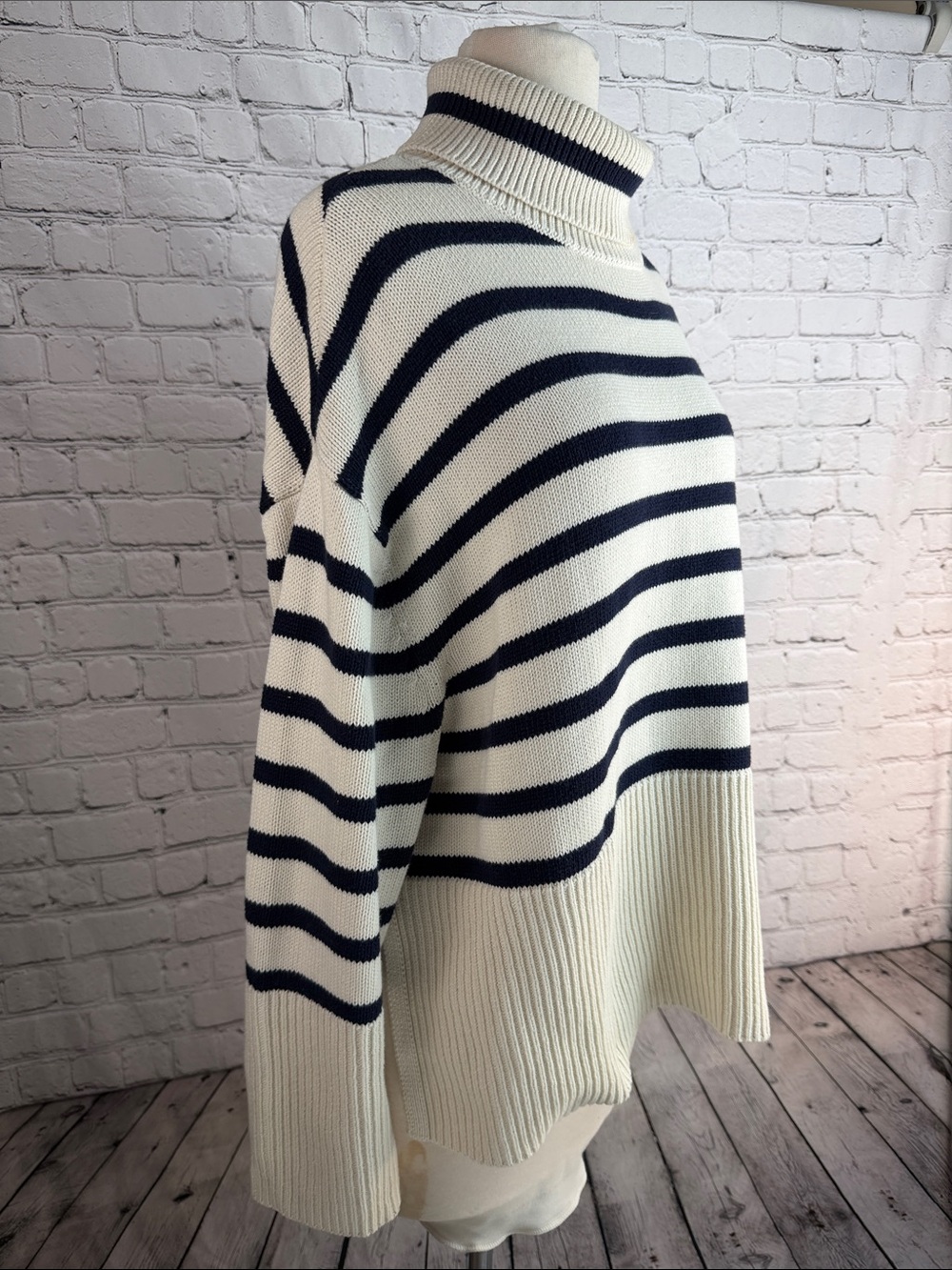 GAP Striped Cotton Turtleneck Sweater Split Hem Ivory Navy Size M - Picture 6 of 11